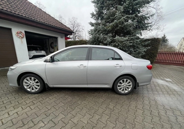 Toyota Corolla cena 25900 przebieg: 226000, rok produkcji 2011 z Wrocław małe 154